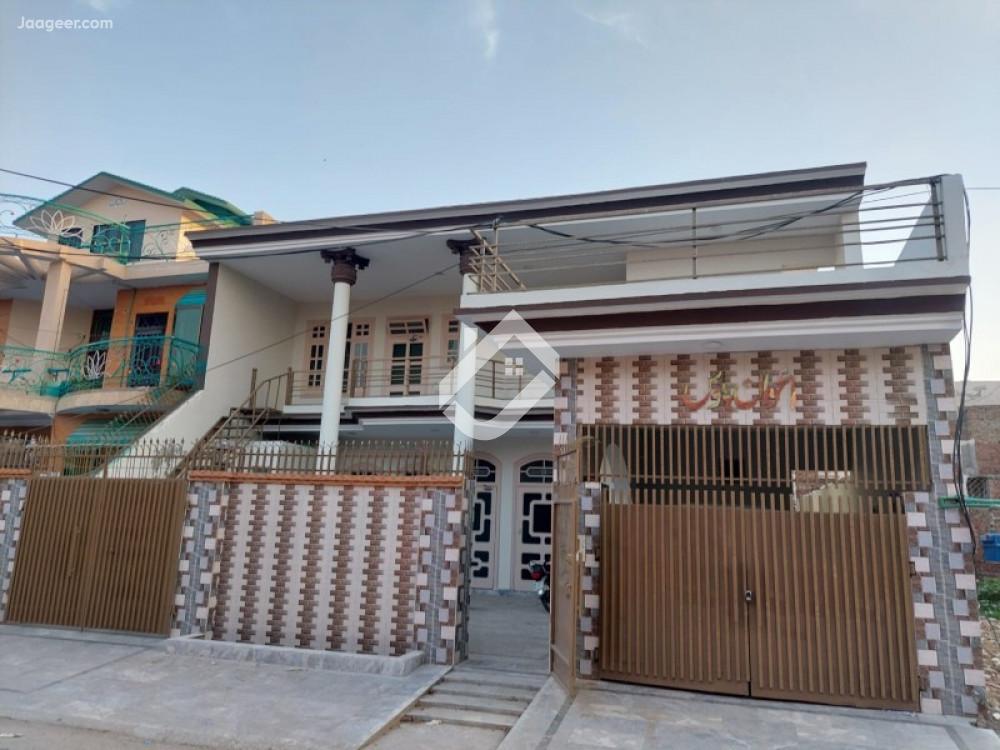 Main image 11 Marla House For Rent In Khayaban E Sadiq University road